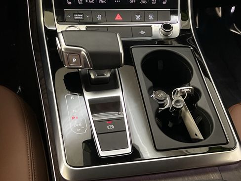 Used 2020 Audi Q8 Premium Plus AWD/4WD image 21