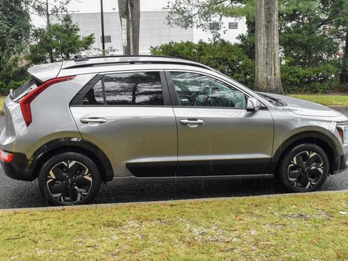 Used 2023 Kia Niro Wind image 9