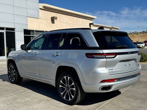 Used 2023 Jeep Grand Cherokee Overland w/ Advanced Protech Group III AWD/4WD image 4