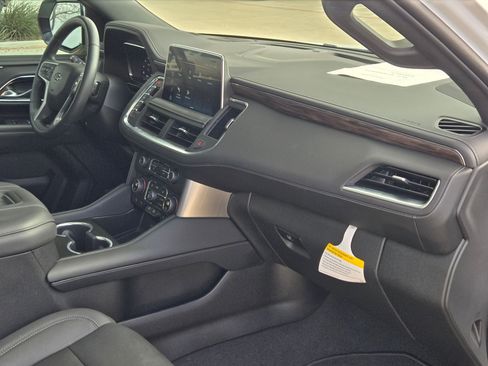 Used 2023 Chevrolet Tahoe Z71 w/ Luxury Package image 32