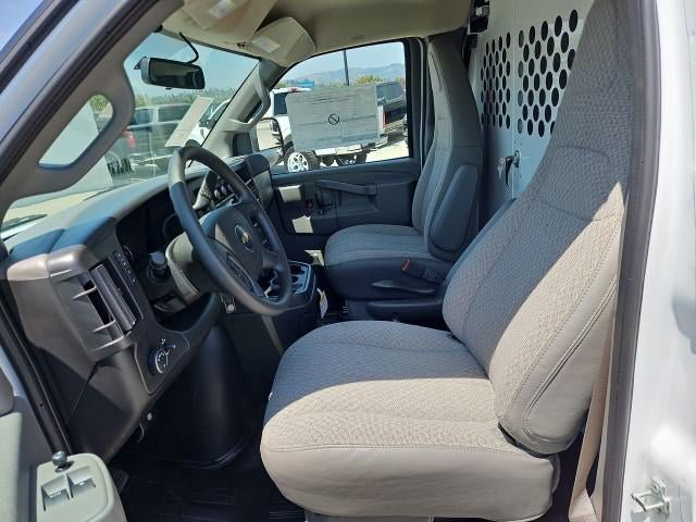 New 2026 Chevrolet Express 2500 Extended w/ Communications Package RWD image 18