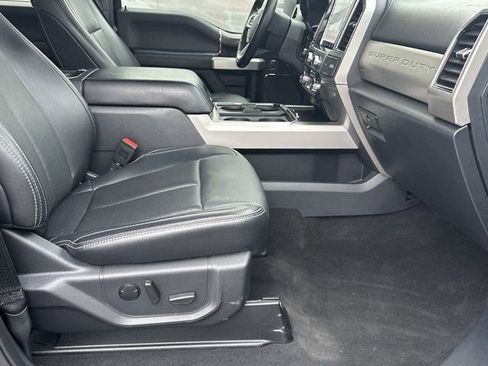 Used 2022 Ford F250 Lariat w/ Lariat Ultimate Package AWD/4WD image 16