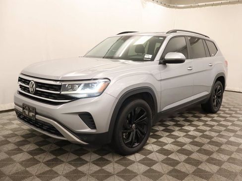 Used 2023 Volkswagen Atlas SE w/ Panoramic Sunroof Package FWD image 1