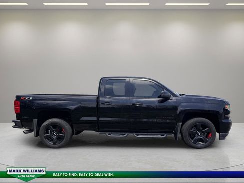 Used 2018 Chevrolet Silverado 1500 LT w/ Redline Edition AWD/4WD image 2