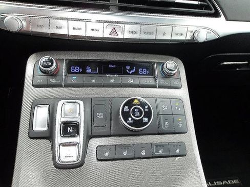 Used 2022 Hyundai Palisade Limited w/ Cargo Package AWD/4WD image 21