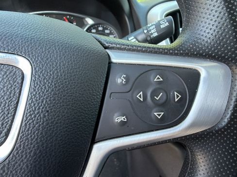 Used 2024 GMC Terrain SLE AWD/4WD image 27