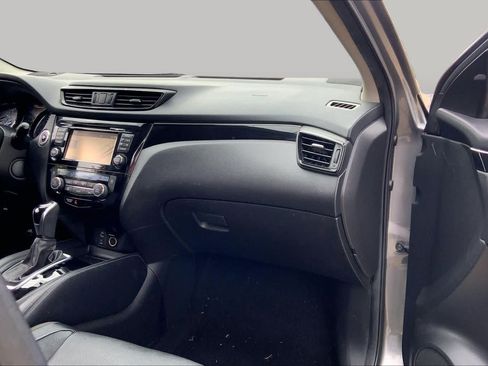 Used 2018 Nissan Rogue Sport SL w/ SL Premium Package FWD image 19