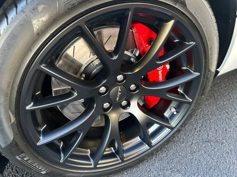 Used 2015 Dodge Challenger SRT Hellcat image 10