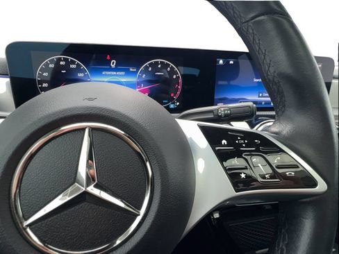 Used 2025 Mercedes-Benz CLA 250 image 37