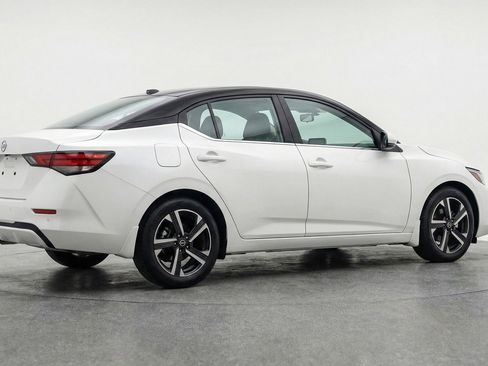 Used 2025 Nissan Sentra SV FWD image 9