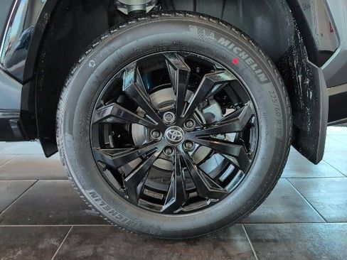 New 2025 Toyota RAV4 SE w/ Convenience Package image 11