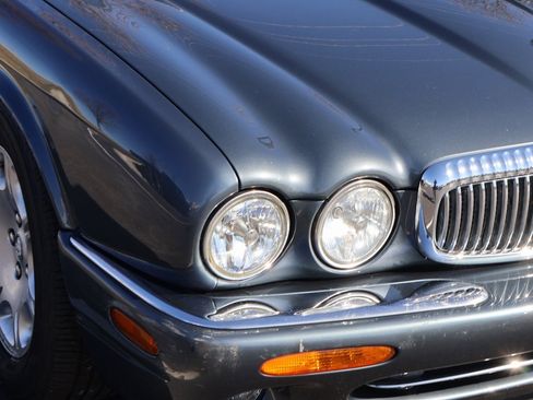 Used 2001 Jaguar XJ image 6