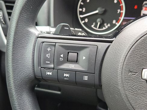 Used 2023 Nissan Rogue SV FWD image 21
