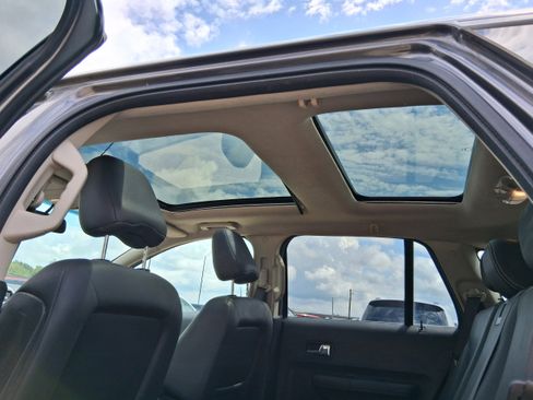 Used 2010 Ford Edge Limited FWD image 12