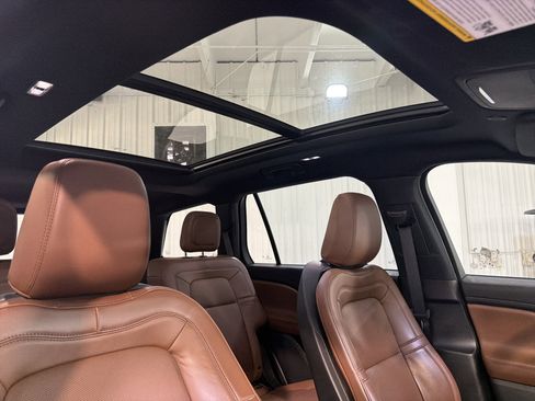 Used 2022 Lincoln Aviator Reserve RWD image 14