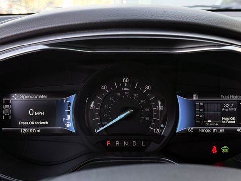 Used 2019 Ford Fusion SE image 27