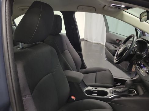 Used 2025 Toyota Corolla LE FWD image 33