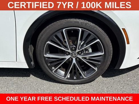 Used 2025 Toyota Prius Limited FWD image 7