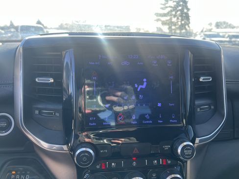 Used 2019 RAM 1500 Laramie image 19