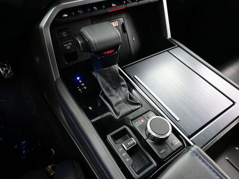 Used 2024 Toyota Sequoia Platinum image 23