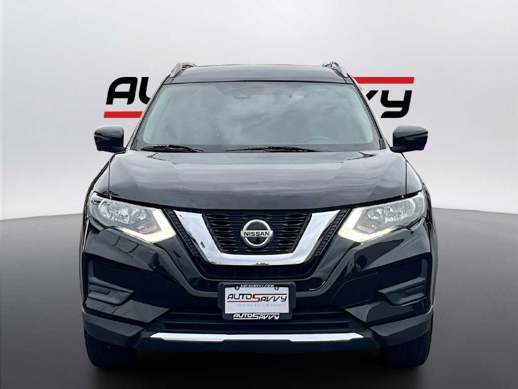 Used 2019 Nissan Rogue SV w/ Premium Package FWD image 2
