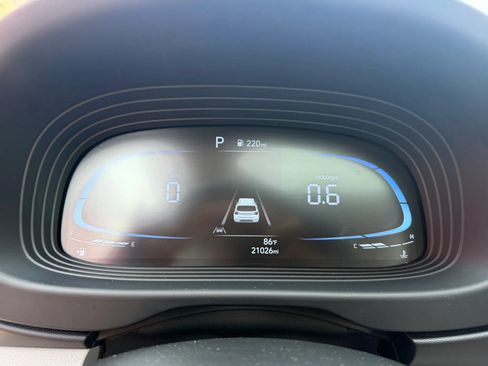 Used 2025 Hyundai Venue SEL FWD image 20
