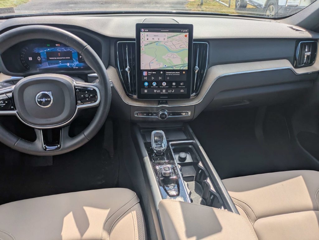 Used 2026 Volvo XC60 B5 Plus AWD/4WD image 16