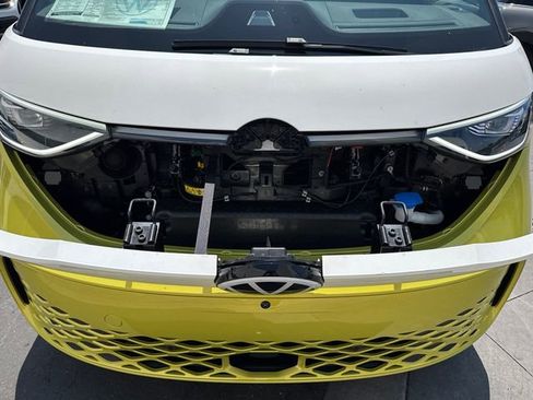 New 2025 Volkswagen ID. Buzz Pro S Plus image 10