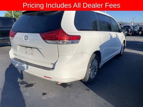 Used 2013 Toyota Sienna XLE FWD image 9