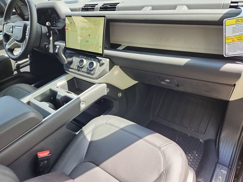 New 2026 Land Rover Defender 110 X-Dynamic SE AWD/4WD image 26