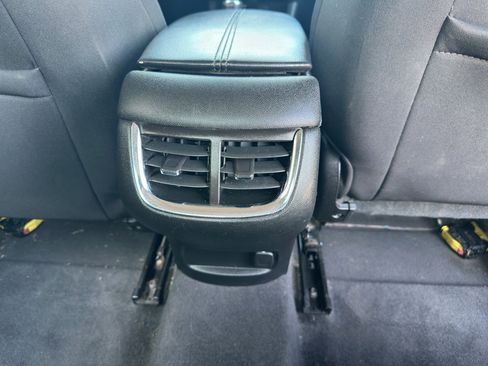 Used 2018 Chevrolet Malibu LT image 27