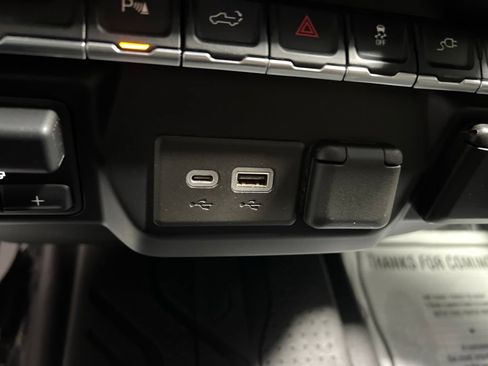 Used 2022 Chevrolet Silverado 2500 LT AWD/4WD image 31