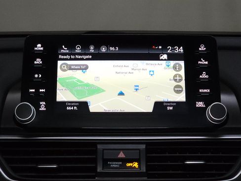 Used 2018 Honda Accord Touring image 30