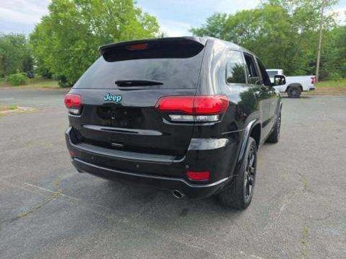 Used 2021 Jeep Grand Cherokee Laredo X AWD/4WD image 3