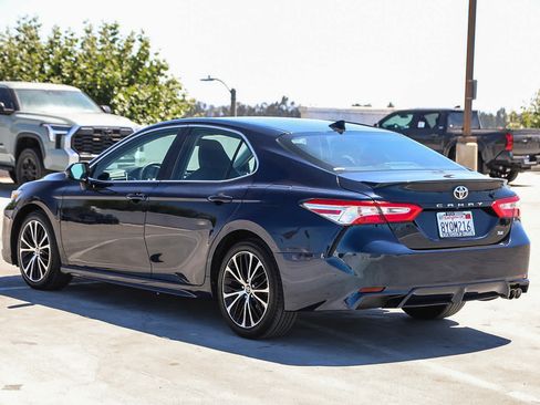 Used 2020 Toyota Camry SE w/ Carpet Mat Package FWD image 7