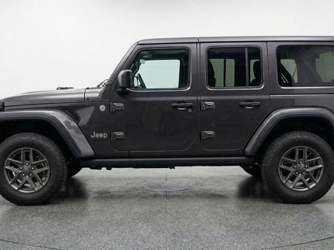 Used 2025 Jeep Wrangler Sport S AWD/4WD image 5
