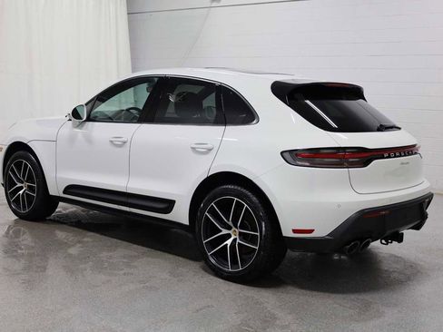 Certified 2025 Porsche Macan image 3