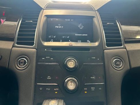 Used 2016 Ford Taurus Limited FWD image 3