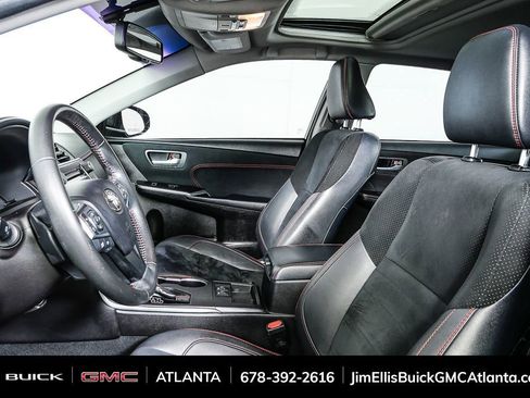 Used 2017 Toyota Camry XSE image 6