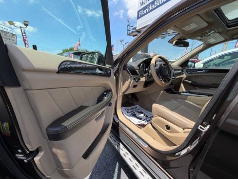 Used 2016 Mercedes-Benz GL 450 4MATIC image 9