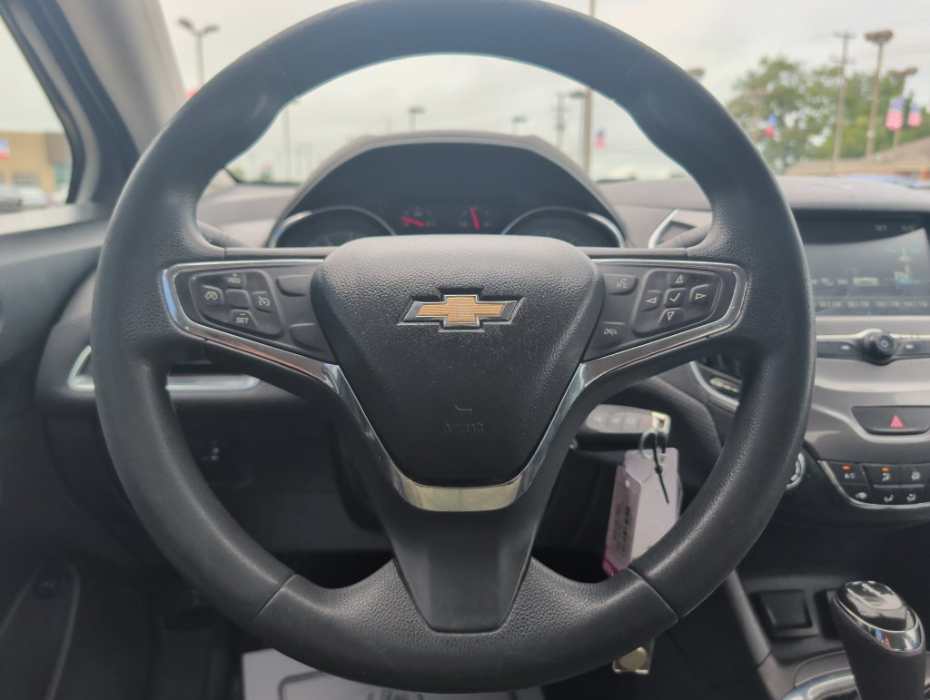 Used 2018 Chevrolet Cruze LT FWD image 10