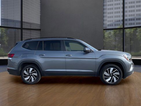 Used 2025 Volkswagen Atlas SE image 6