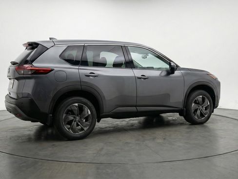 Used 2025 Nissan Rogue SV image 9