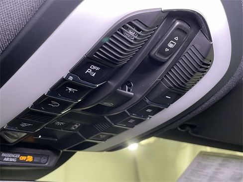 Used 2018 Porsche Macan image 95