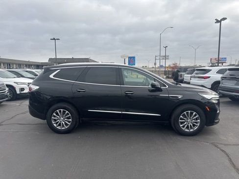 Used 2024 Buick Enclave Premium image 2