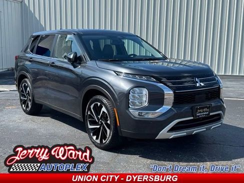 Used 2024 Mitsubishi Outlander SE FWD image 1