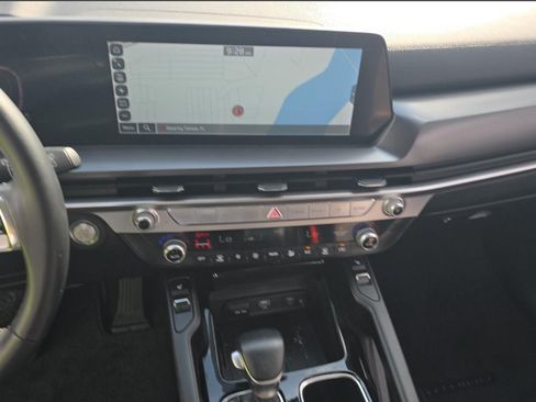 Used 2024 Kia Telluride S w/ S Sunroof Package FWD image 11