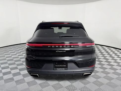 Certified 2024 Porsche Cayenne AWD/4WD image 10