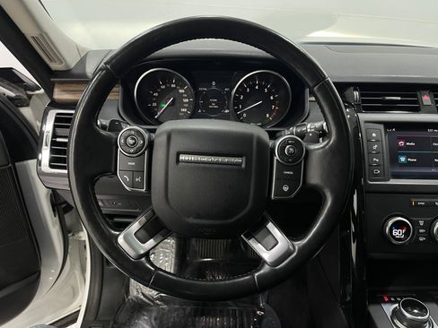 Used 2017 Land Rover Discovery SE image 23