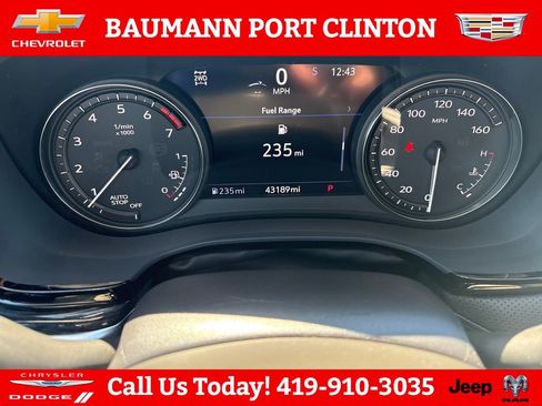 Used 2022 Cadillac XT5 Premium Luxury w/ Technology Package AWD/4WD image 16